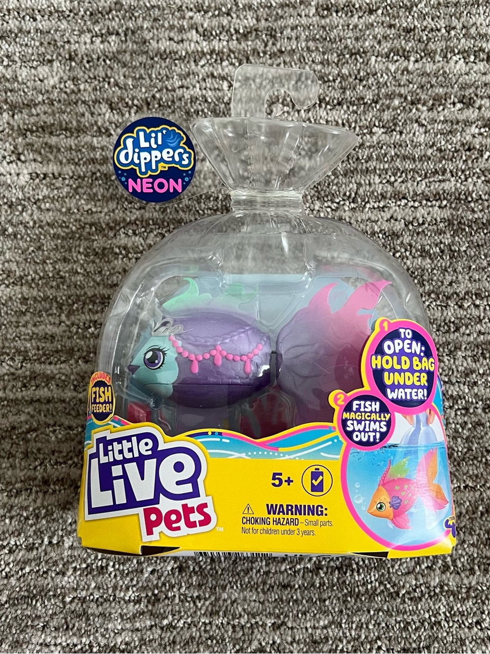 NWT Little Live Pets Lil’ Dippers Neon Princess Fish